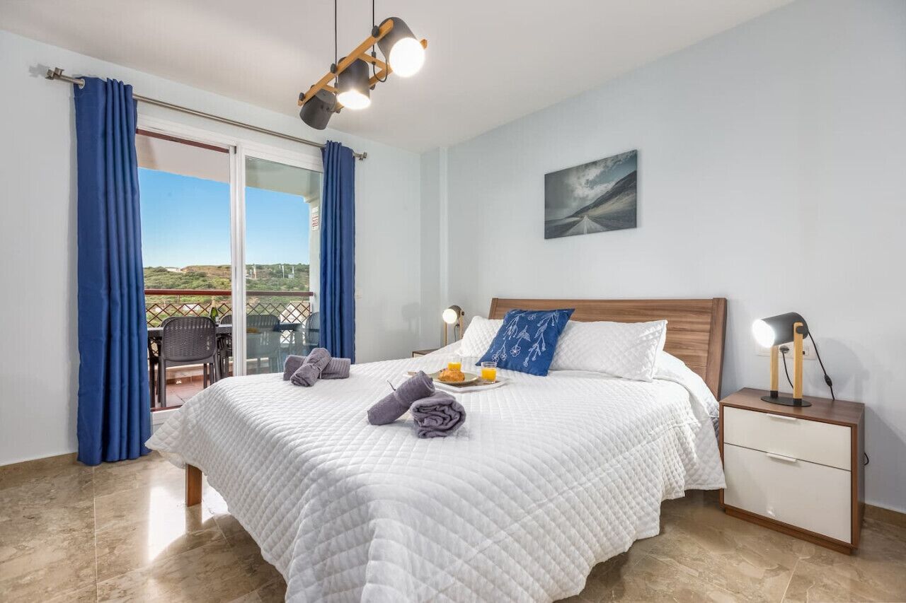 3 chambres, fer et planche à repasser, Wi-Fi, draps fournis