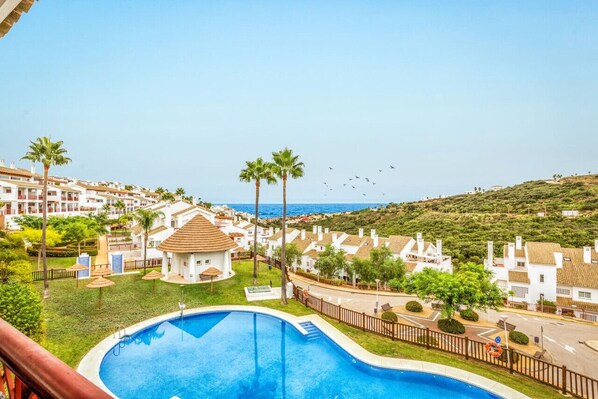 Pool - Relax in our luxury home | Terrace, Pool & Parking (San Roque)