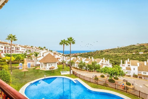 Relax in our luxury home | Terrace, Pool & Parking