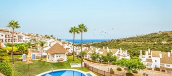 Relax in our luxury home | Terrace, Pool & Parking