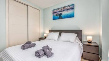 3 dormitorios, tabla de planchar con plancha, wifi y ropa de cama