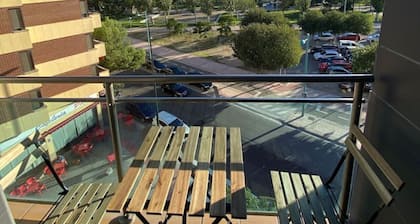 Chic Riverside Apartment -Terrace & Iconic Views