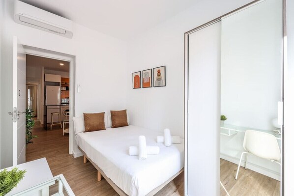 3 bedrooms, iron/ironing board, WiFi