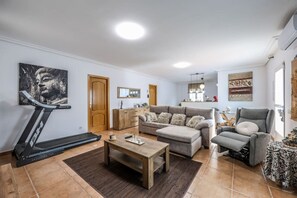 TV, table tennis - Relaxing Getaway 15` from Toledo (Cobisa)