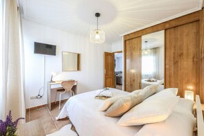 1 chambre, bureau, fer et planche à repasser, Wi-Fi