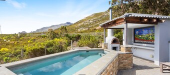 Rock Jumper Country House