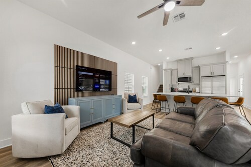 Rocky: New Home, 2mi-A&M/Walk to Legends Event Ctr