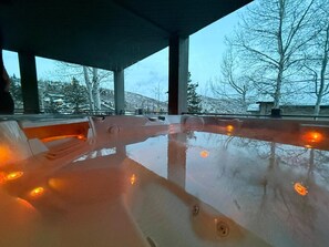 Bain à remous extérieur