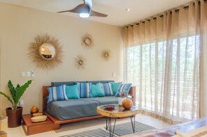 Leilighet – comfort, terrasse | Oppholdsområde