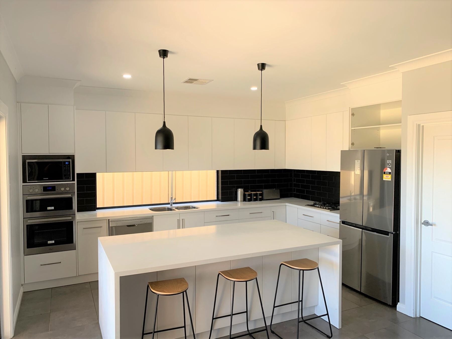 Refrigerador, microondas y lavavajillas 