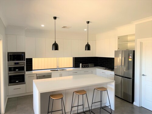 Avella House, Port Hughes