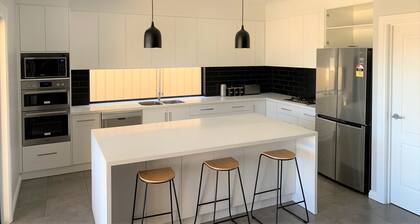 Avella House, Port Hughes