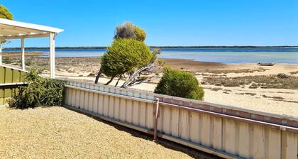 Crab Claw Cottage, Port Broughton