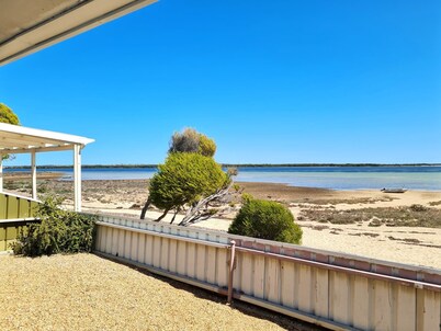 Crab Claw Cottage, Port Broughton