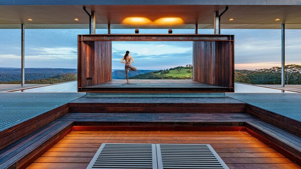 A modern outdoor yoga platform with a scenic view. - Mountain Top Bilpin, Studio 1 Isyd (Bilpin)