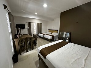 Phòng Suite dành cho gia đình | 1 phòng ngủ, két bảo mật tại phòng, bàn 