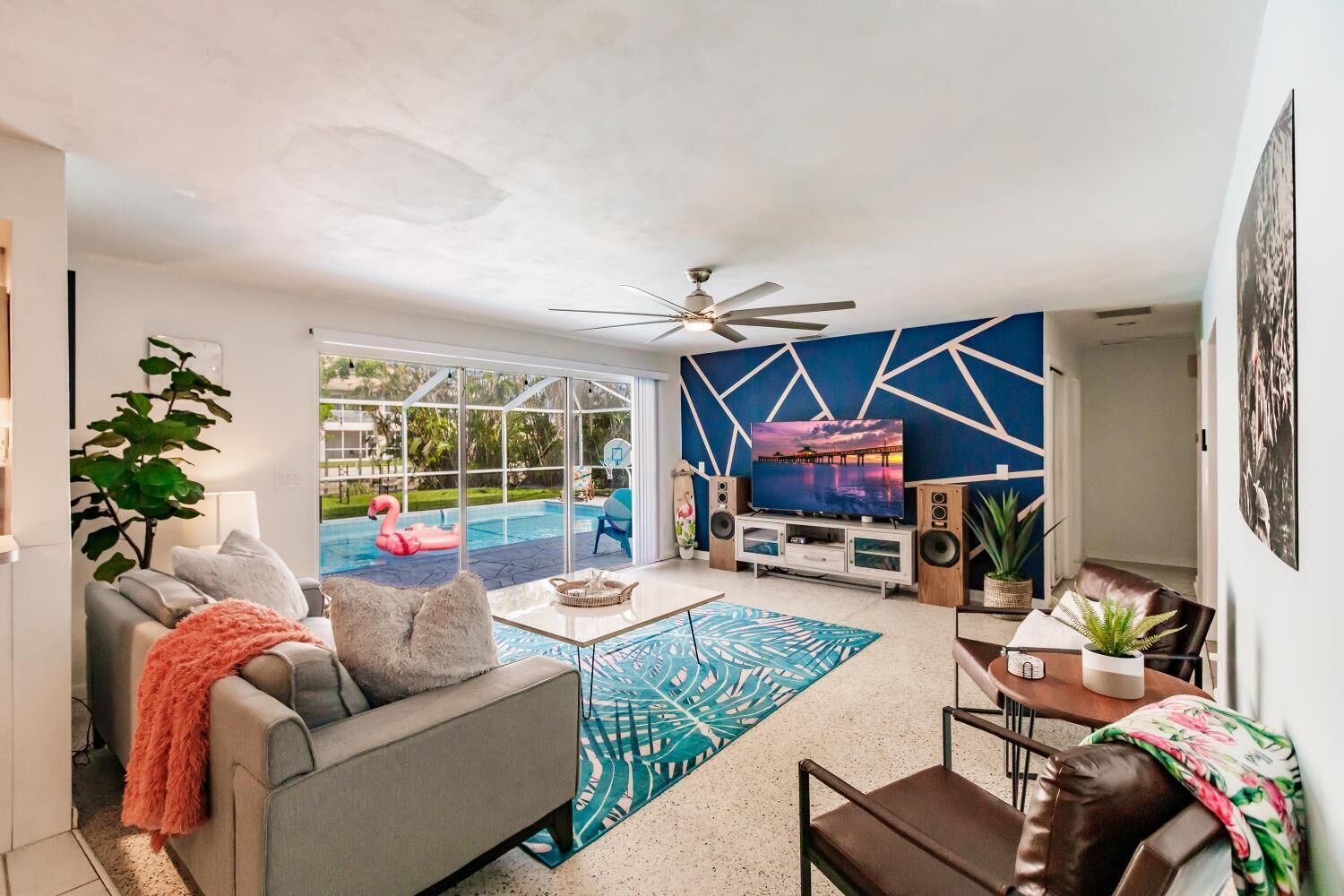 智能电视、壁炉