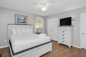 2 bedrooms, iron/ironing board, travel cot, free WiFi