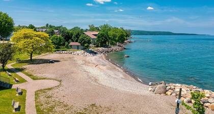 Winter retreat in Meaford/Near Blue Mountain