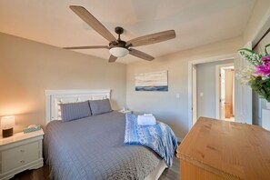 3 bedrooms, desk, iron/ironing board, travel crib