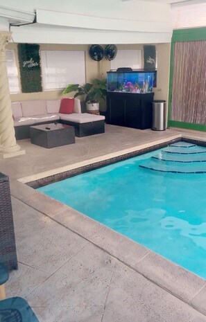 Outdoor pool, a heated pool - Beautiful Oasis in Fort Lauderdale (Davie)