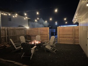 Property grounds - Cozy Home - Heart of Aggieland, 3 BR/2BA, 5Beds (College Station)