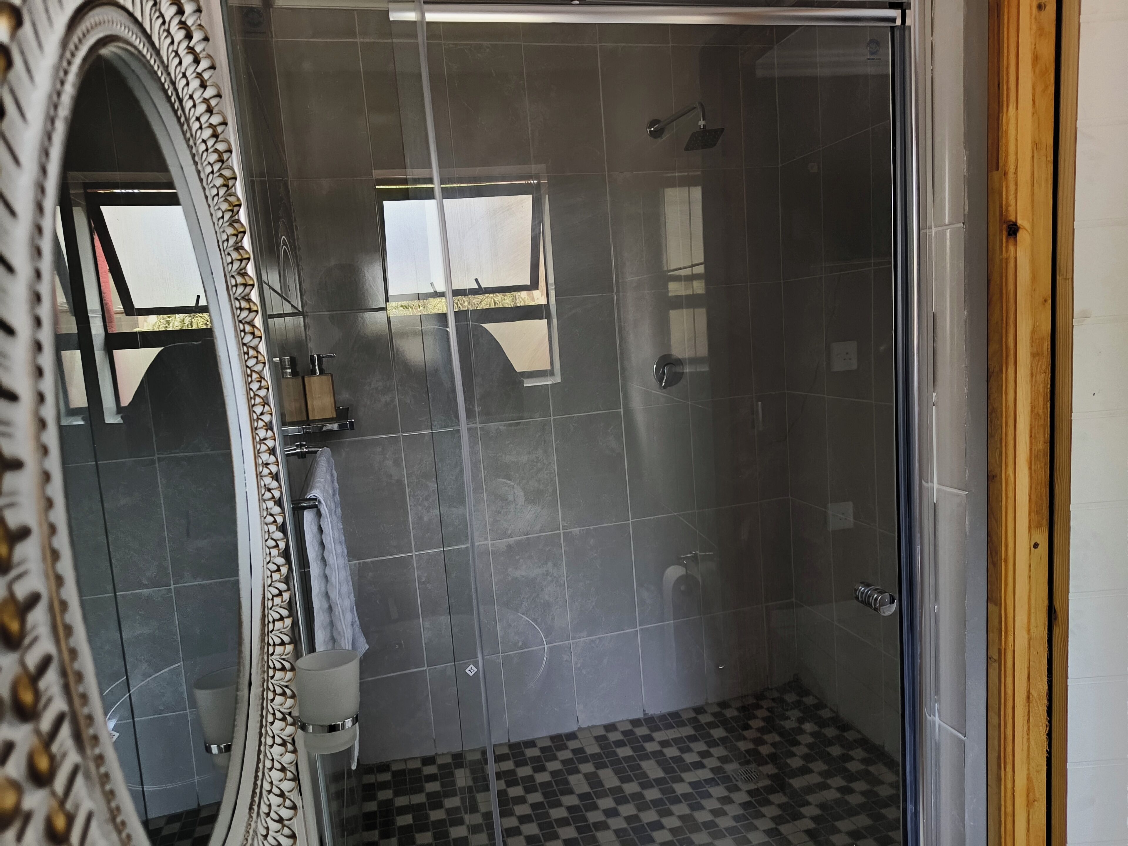 Chambre Double Confort, vue jardin | Salle de bain