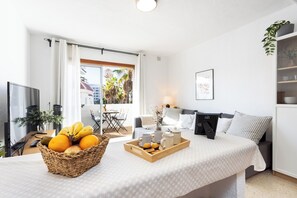 1 slaapkamer, een strijkplank/strijkijzer, wifi, beddengoed