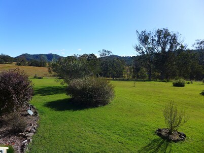 Lenoroc - Rural Ambience with Netflix. 
Stay on working farm 14 minute from town