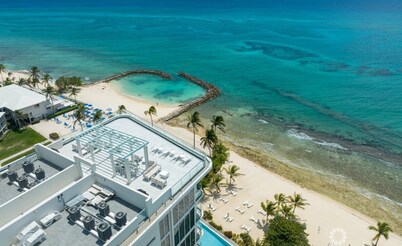 3-Bedroom Condo with ocean view in Grand Cayman