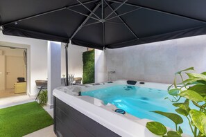 Bain à remous intérieur