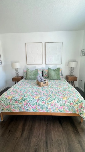 2 bedrooms, in-room safe, desk, iron/ironing board