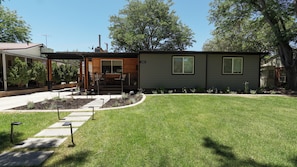 Exterior - Stylish centrally located 5-bedroom house in enjoyable Cedar City with AC, WiFi (Cedar City)