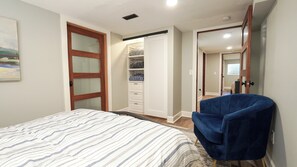 5 bedrooms, free WiFi, bed sheets - Stylish centrally located 5-bedroom house in enjoyable Cedar City with AC, WiFi (Cedar City)