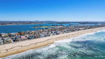 Sun-loungers, beach towels