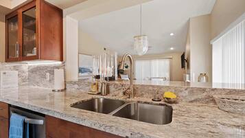 Condo, Multiple Beds, Balcony, Mountain View (Eternal Palms of Desert Falls) | Interior