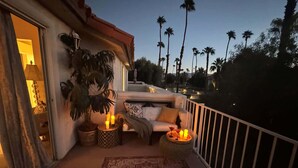 Leilighet, flere senger, balkong, fjellutsikt (Eternal Palms of Desert Falls) | Terrasse/patio