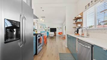 House, Multiple Beds, Pool Access, Pool View (Modern Heart Oasis) | Private kitchen | Coffee/tea maker, fridge, microwave, oven