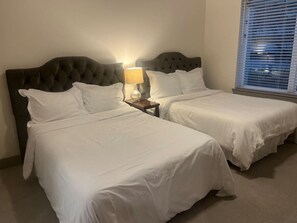2 bedrooms, desk, iron/ironing board, WiFi