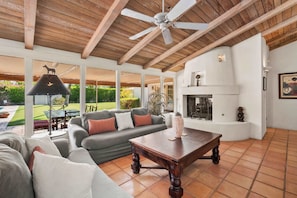 House, Multiple Beds, Pool Access, Mountain View (San Jacinto Villa) | Living area