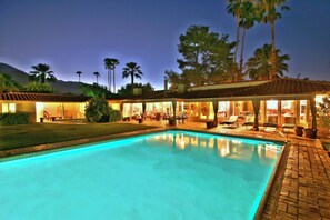 Outdoor pool, sun loungers