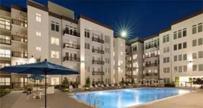 Fully Furnished 2b/2b Apartment in the Galleria