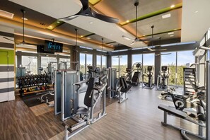 Fitness facility - Spacious 3 Bed/2.5 Bath Apartment in the Galleria (Houston)