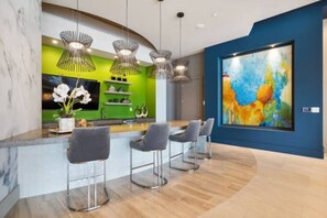 Interior - Furnished 3-Bed, 2.5-Bath Apartment Near Galleria (Houston)