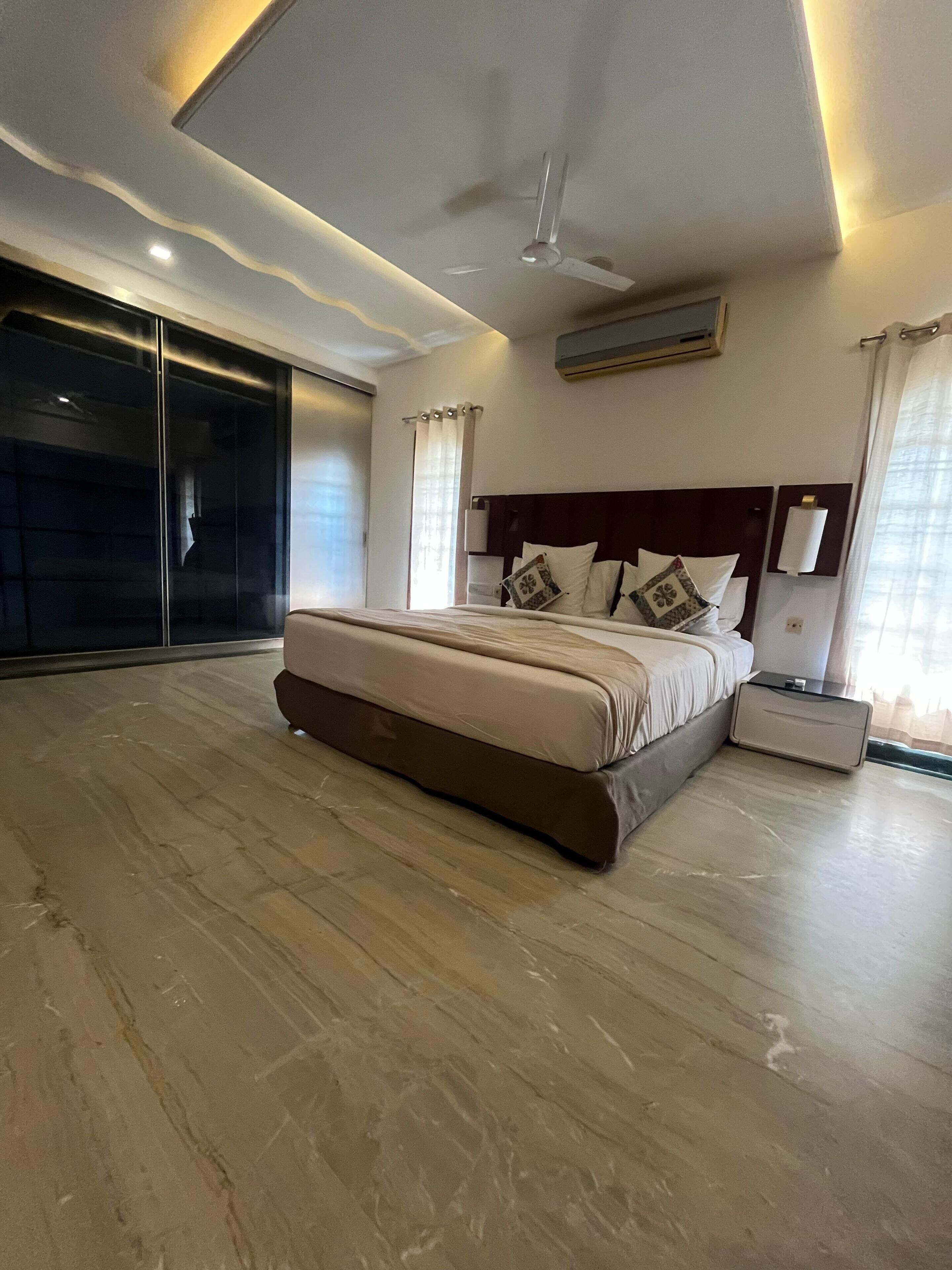 9 bedrooms, free WiFi, wheelchair access