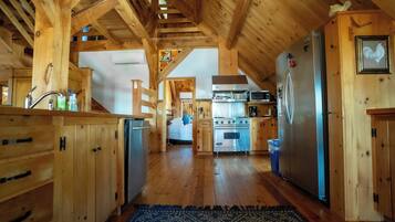 雪櫃、微波爐、焗爐、爐具