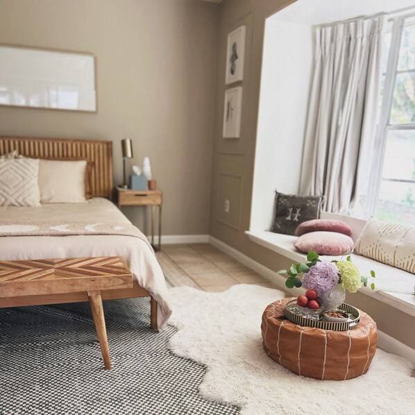 1 bedroom, iron/ironing board, travel cot, WiFi - Casita Luna - Sunny boho retreat with a pool (Fort Pierce)