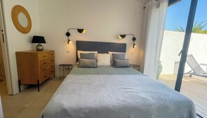 5 bedrooms, iron/ironing board, travel crib, WiFi