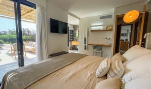 5 bedrooms, iron/ironing board, travel crib, WiFi