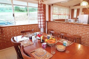 Dining - Cabin/ fire pit between Real del Monte and Huasca (San Antonio el Paso)